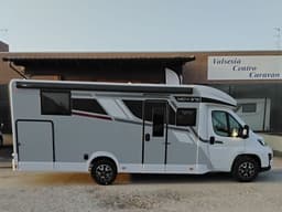 MC4 870 CON LETTI GEMELLI POSTERIORI E LETTO MATRIMONIALE BASCULANTE ANTERIORE