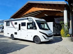 motorhome Nevis 870 con dinette face to face e letti gemelli
